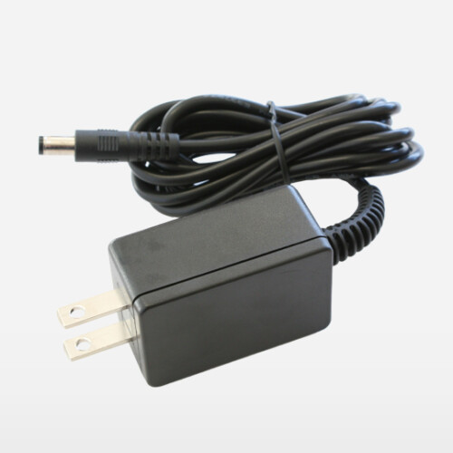 外部給電用ACアダプタ